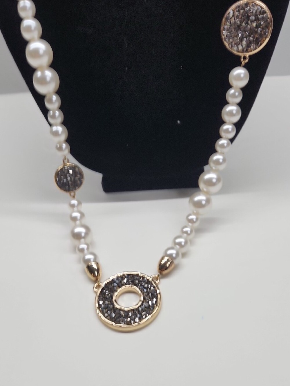 Faux Pearls And Goldtone Necklace Bundle - Picture 9 of 10
